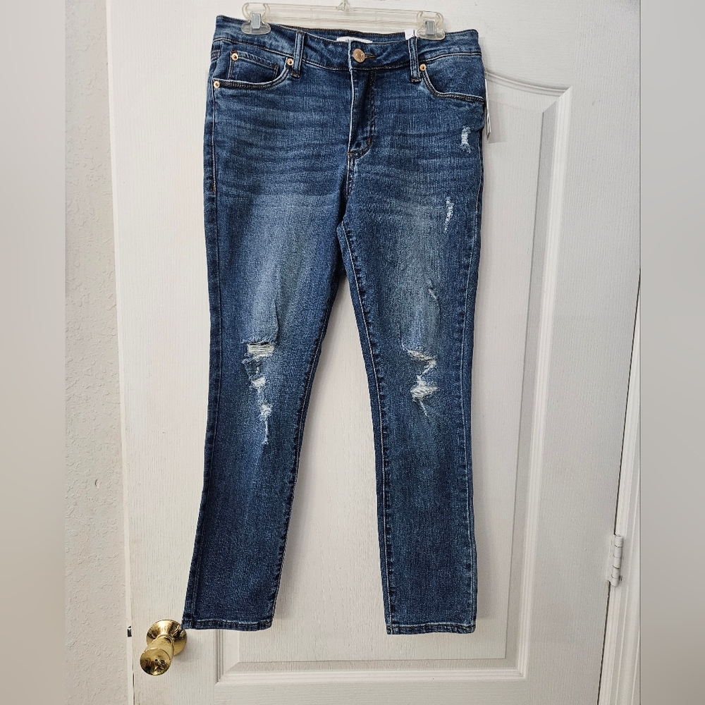 STS Blue Distressed blue jeans SZ 30 NWT